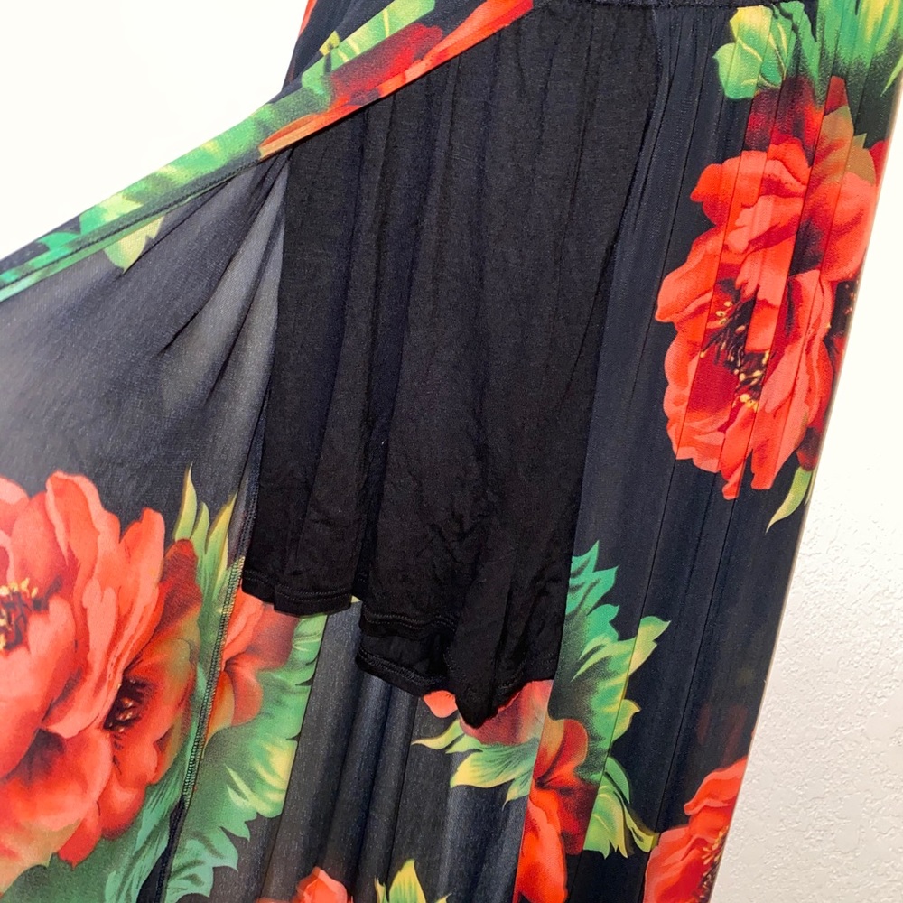 Clothes - Picture 2 of 4